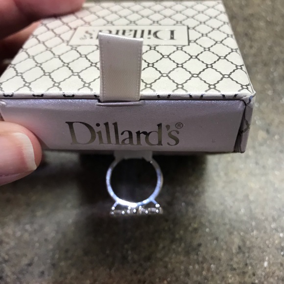 🆕 Dillard’s Giftboxed Pave Fashion Ring “MOM” #MothersDay - Picture 4 of 5